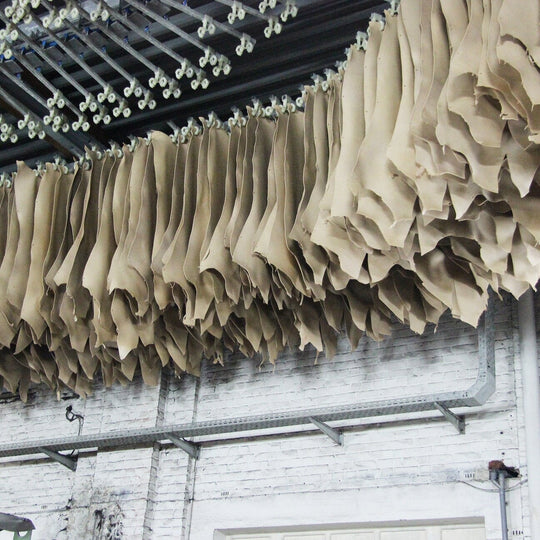 Pourquoi certaines couleurs de cuir sont plus difficiles à produire ?